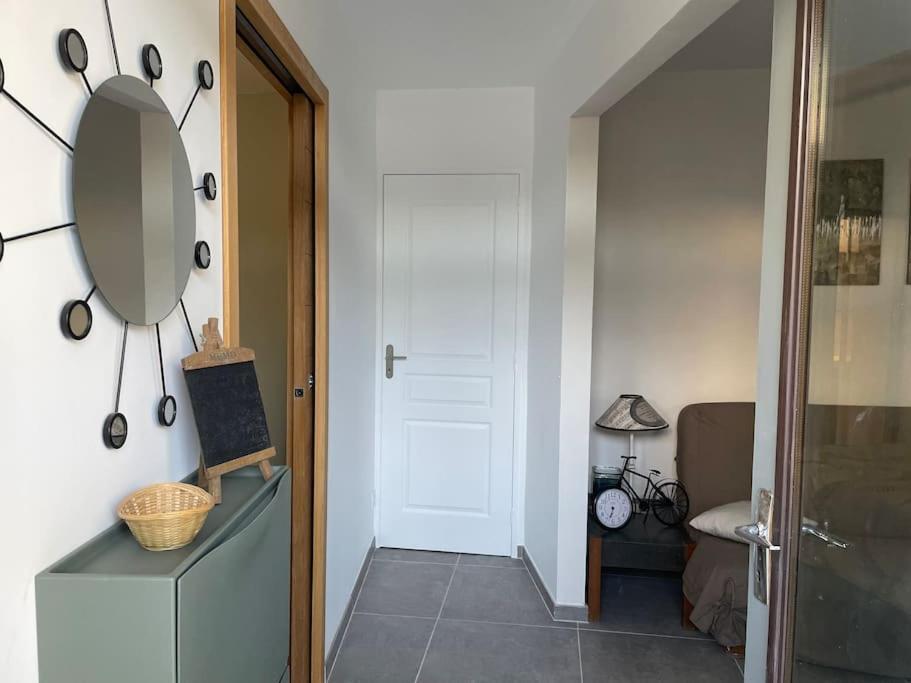 Sur La Route Des Vignerons Apartment Courthézon Екстериор снимка